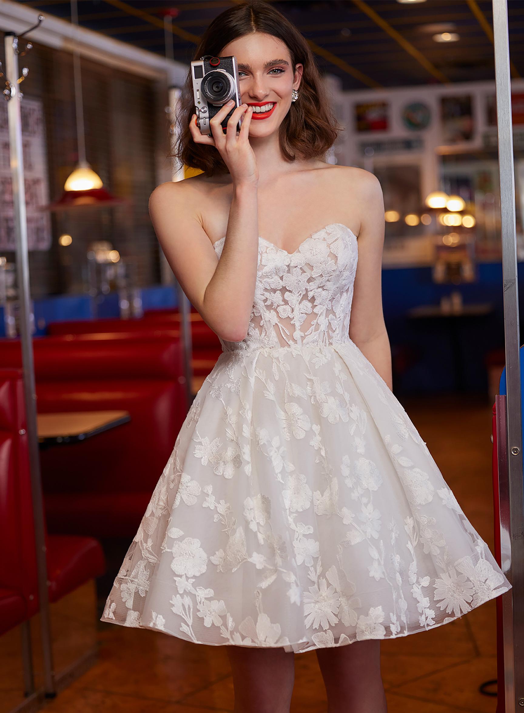 Style AA2347 Susu Wedding Dress by Angela Alison The