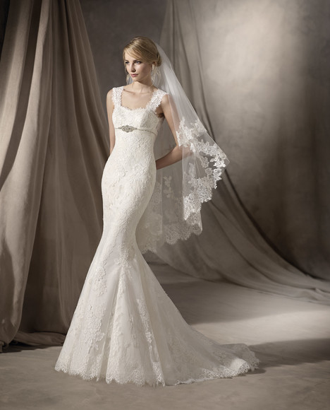 fanal wedding dress pronovias